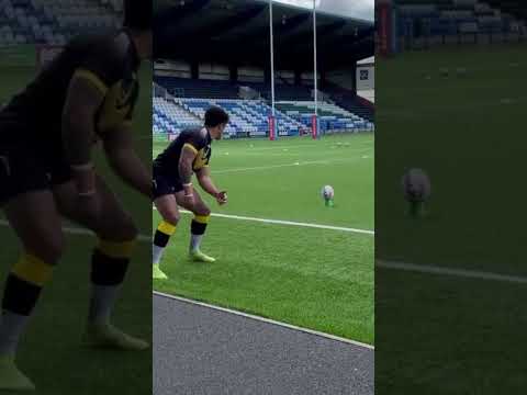 What do we think of this kicking technique?👀🤷‍♂️ #rugbyleague #rugbyunion #nrl #rugbytackles