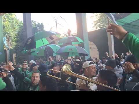 "Chicago vs temperley, lo mejor que tiene chicago su gente " Barra: Los Pibes de Chicago &bull; Club: Nueva Chicago &bull; País: Argentina