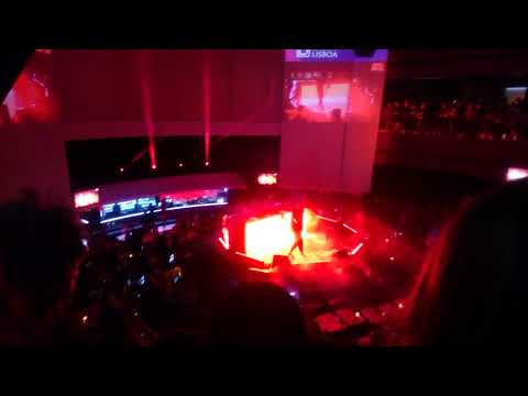 Carlão - Pitas Querem Guito ( 5 - 30 Carlão feat. Sam the Kid)