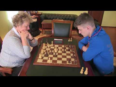 2017-10-19 WGM Strutinskaja - IM Triapishko Prof.Chess Club BLITZ