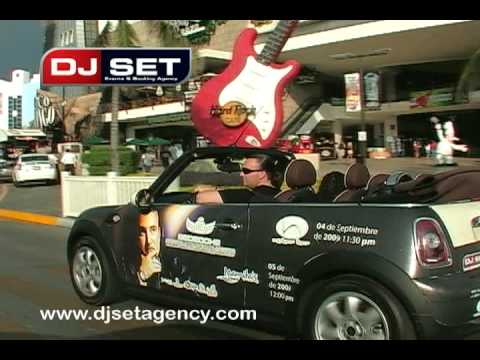 RedRoche Driving his minicooper in cancun