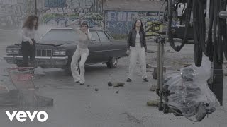 MUNA - I Know A Place (Behind The Scenes)