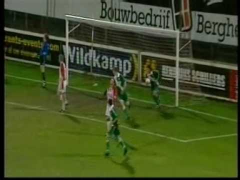 Tozé Marreco 2 - Striker