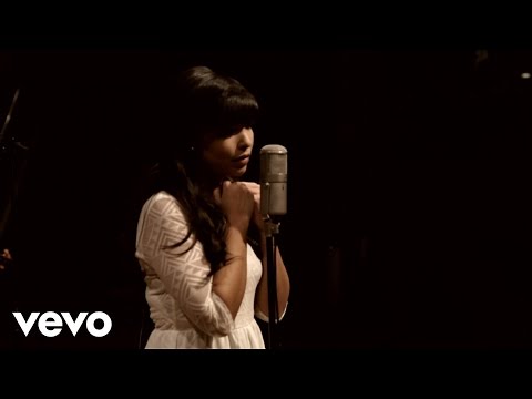 Indila – Dernière Danse (et son orchestre)