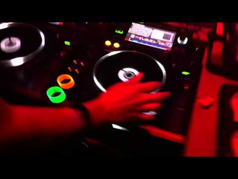 2 Elements playing in Brasil @ Clube Glass, Campinas/Sao Paulo.MOV