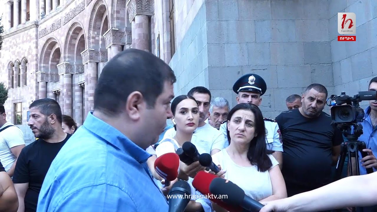 #Ուղիղ․ Առևտրականների բողոքի ակցիան՝ կառավարության առջև