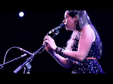 Sarah Jarosz   "Simple Twist of Fate" - Live At The Troubadour