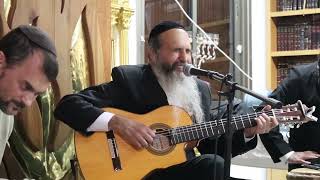 "סגן ראש עיריית רעננה מספר לזמר יוסף קרדונר "מאז ששמעתי לפני 30 שנה את "שיר למעלות"...