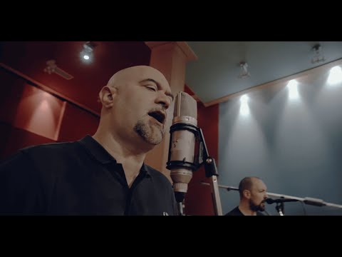 Kaos Urbano - El Último Amigo (Videoclip Oficial)