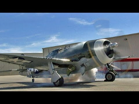 Restored WWII Republic P-47 Thunderbolt "Razorback" Fighter Flight Demo !