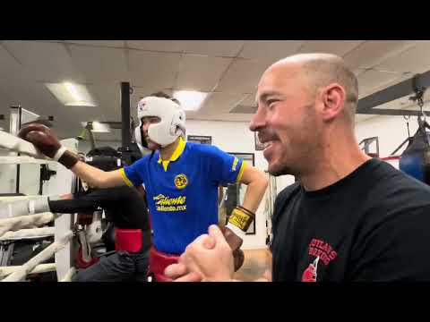 FUTURE CHAMPS SPARRING AT OUTLAWS BOXING IN TARZANA CALIFORNIA - ESNEWS BOXING