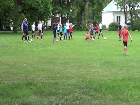 Lõuna-Läänemaa Jalgpalliklubi lastekaitsepäeva jalgpalliturniir1