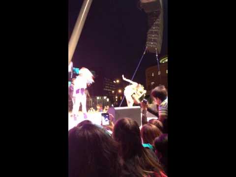 Anjulie brand new chick live