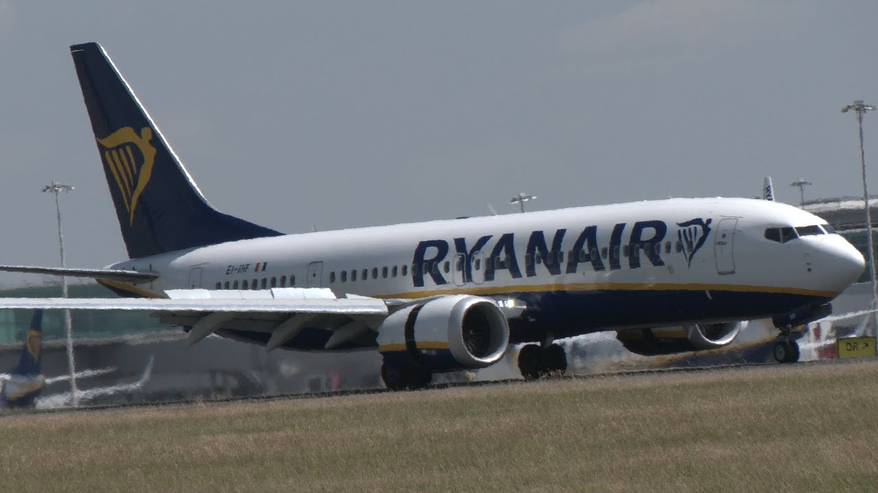 Ryanair Boeing 737 MAX 8 Smooth Landing at London Stansted (STN)