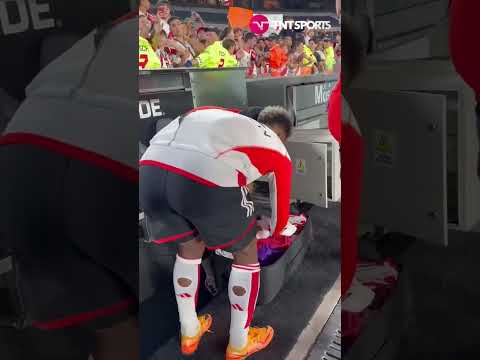 ¡Aclamado por todos los hinchas de #River! Así se retiró Miguel #Borja del #Monumental ⚪️🔴⚪️