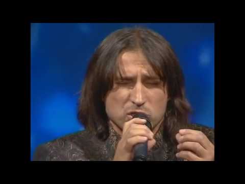 O que esse homem faz com a voz é arrepiante - (legendado)