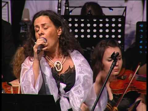 I feel pretty: Leonard Bernstein, sings Darja Švajger