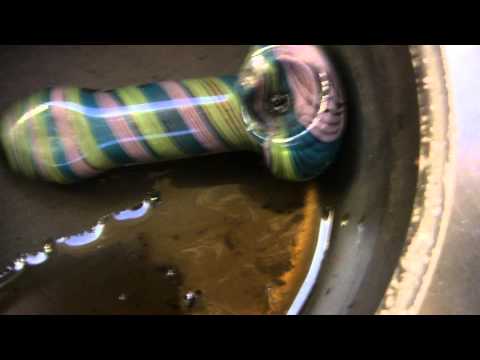 How to clean a bowl/pipe (Boiling water and pipe cleaner ...