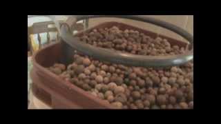 Assembling a Hydroponic WaterFarm kit by General Hydroponics