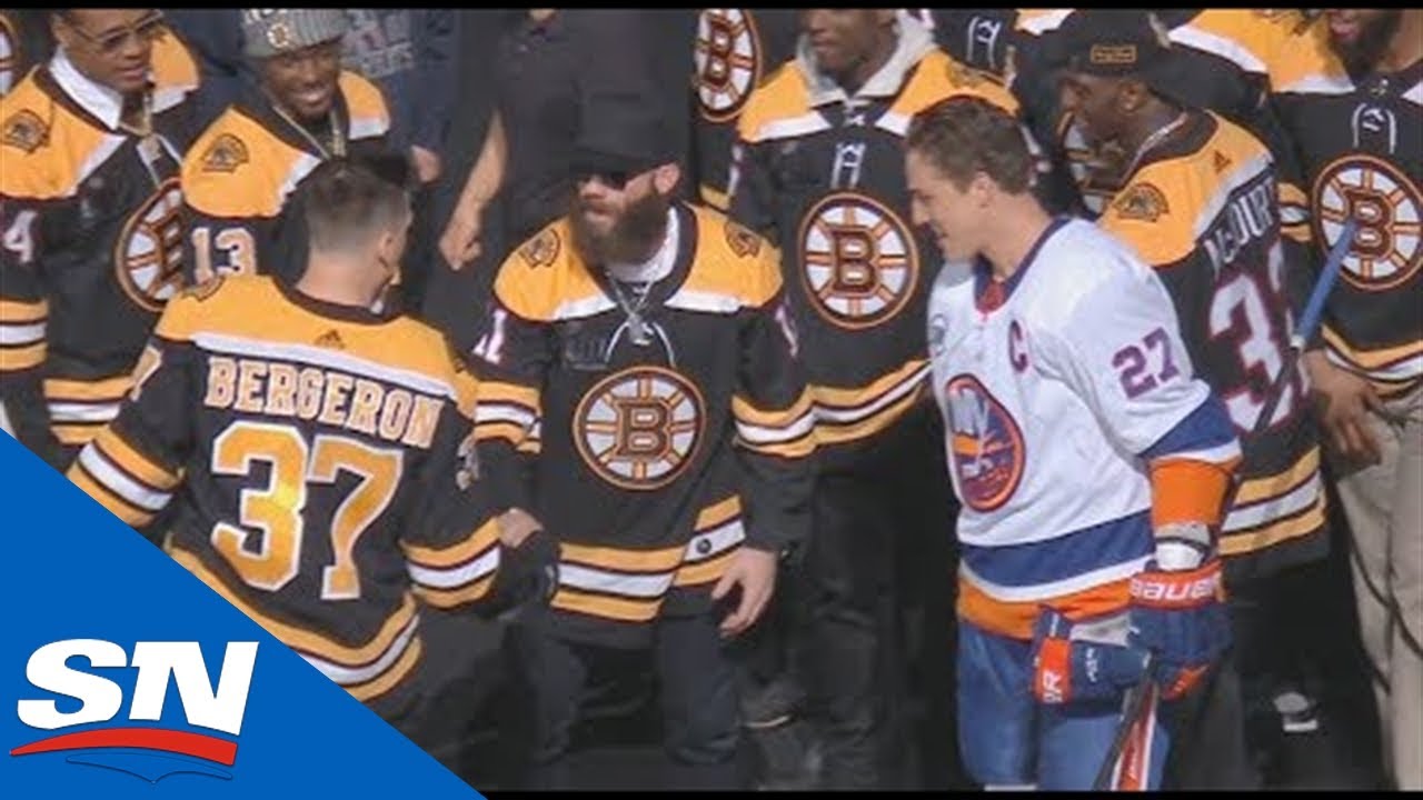 Vidéo: Julian Edelman a POMPÉ la foule de Boston.