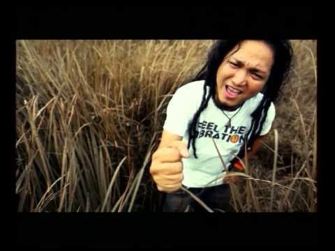 Steven Jam feat Denny Frust - Bertahan (Official Music Video)