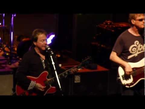 Ringo Starr - With A Little Help From My Friends / Give Peace A Chance - 11/12/2011 - Sao Paulo