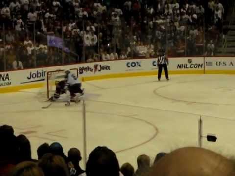 Mike Smith stops Nikolai Antropov on penalty shot