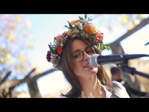 Paula Serrano - Solo Quiero Flores (Videoclip Oficial)