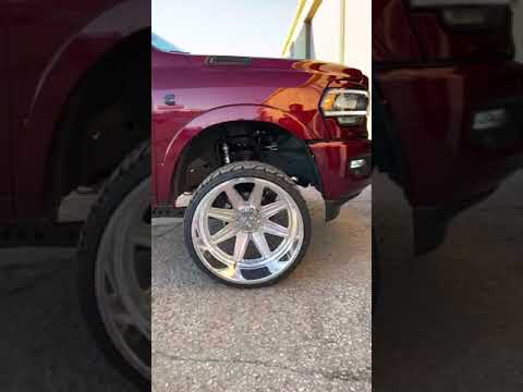 Cummins on 33x14.50x26 Venom Tires mounted on 26x14 American Force peak wheels. Smooth ride!