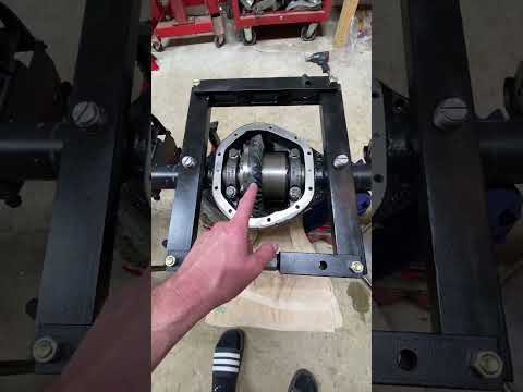 Axle housing Case Spreader.