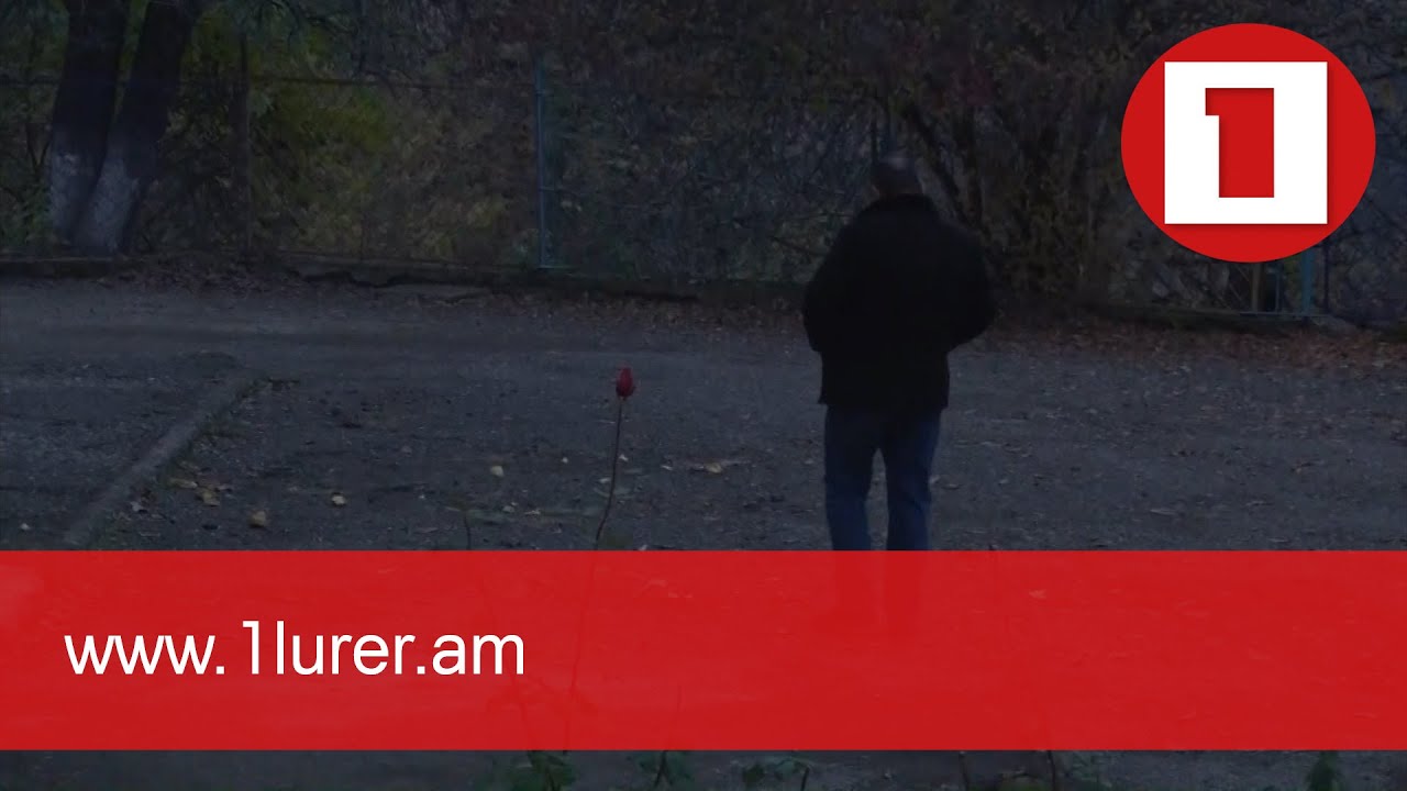 Կապանում «Շանթ դաշինքի» ավագանու թեկնածուն տեղամասի դիմաց ուղղորդում է ընտրողներին