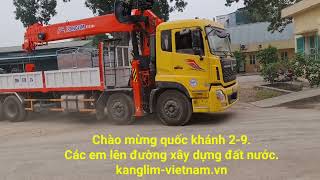 Giao lô hàng xe 4 chân Dongfeng Hoàng Huy gắn cẩu 15 tấn Kanglim