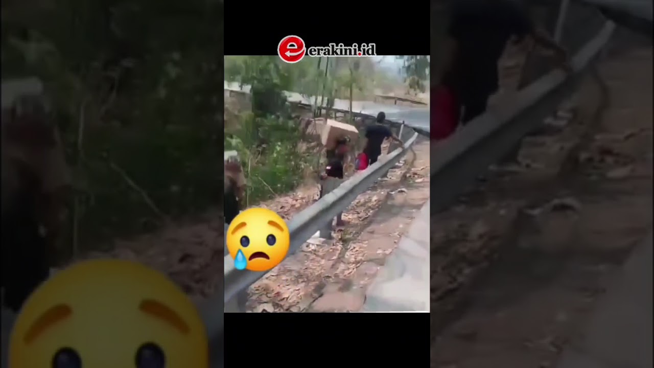 Truk Terjun ke Jurang Muatan Malah Dijarah