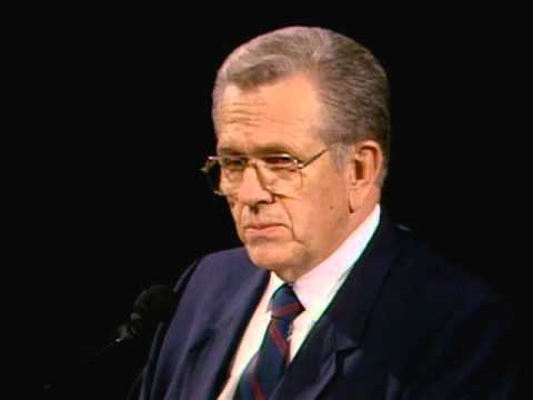 La riverenza invita la rivelazione