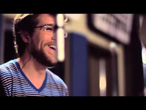 CancionesProhibidas.com - "Cara de Tramposo" de Cacho Castaña por Leo García