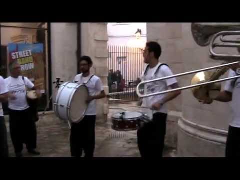 Ottoni Animati - Jambo Rafiky - Street Band Show 2011