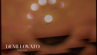 Musik-Video-Miniaturansicht zu Sunset Songtext von Demi Lovato