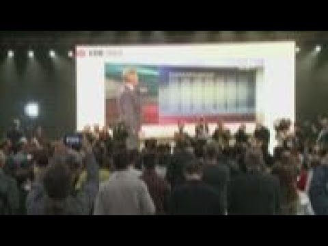 Greens celebrate as Van Der Bellen set to win poll