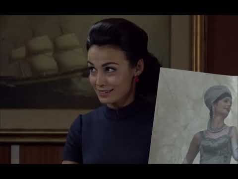 Amar C435 - Laura crea un nuevo diseño más moderno para la empresa