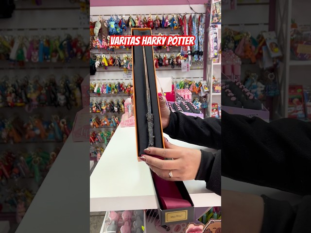 Vídeo relacionado con WB 1290 Varita mágica de Harry Potter, Varitas de colección , color/modelo surtido