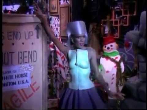 Grace Jones - The Little Drummer Boy - Pee-Wee's Playhouse Christmas Special - Right to the music!