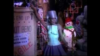 Grace Jones - The Little Drummer Boy - Pee-Wee's Playhouse Christmas Special - Right to the music!