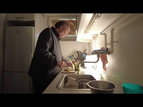 MongoTV_8683 - Min Frokost - RUGBRØD Med LEVERPOSTEJ og SYLTET AGURKER