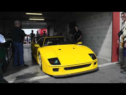 Ferrari F40 LM, Le Mans, going on track !!! Loud sound ! Great sound !