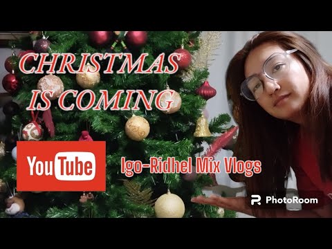 CHRISTMAS IS COMING!!!MAKING CHRISTMAS TREE KASI IYAN ANG UTOS NG AMO HAHA!!BAWAL TAMAD SA MGA OFW!