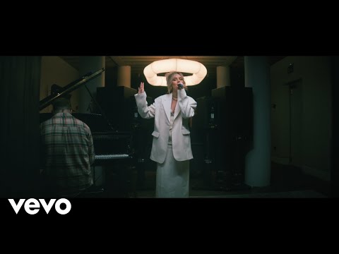 Perrie - Tears (Live Piano Session)