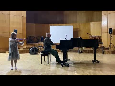 Caroline Simionovici / Vioara / clasa a I a / W. A. Mozart - Allegretto / J. Offenbach - Can Can