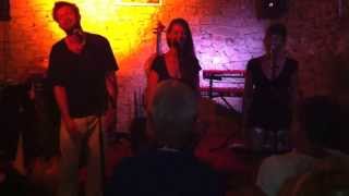 Extrait concert au william's: Armelle ita en acoustique...