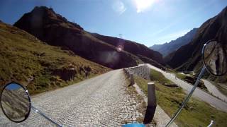 preview picture of video 'Mit der Vespa PX 125 auf der Gotthard Tremola. Spektaktuläre Strasse!'