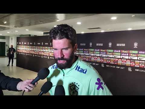 Alisson fala sobre lesão e cobrança sofrida pela seleção